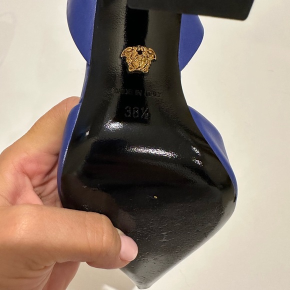 Versace La Medusa Blue Slingback Pumps Sz 38.5 | 100% Authentic - Picture 12 of 13